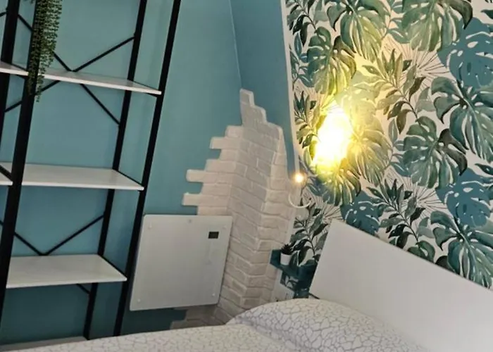 Sea Side Attic Apartment *